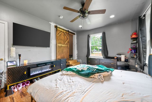 525 Inver Ln, Clarksville, TN 37042