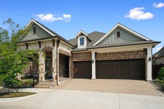 1407 Lone Eagle Way, Arlington, TX 76005