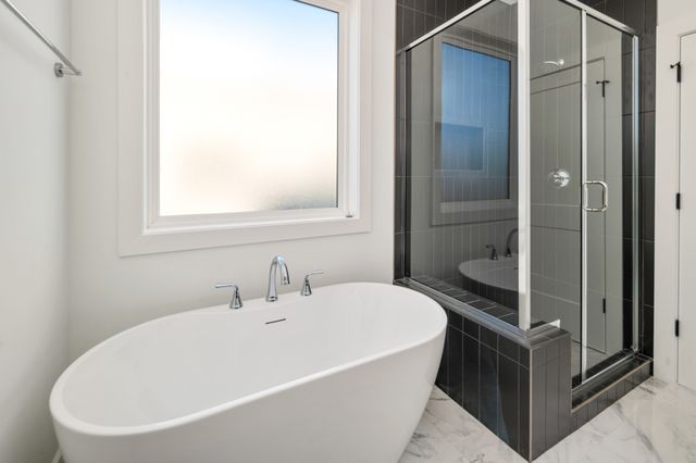 107 E 9th St Apt D-7, Columbia, TN 38401