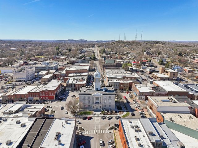 107 E 9th St Apt D-7, Columbia, TN 38401