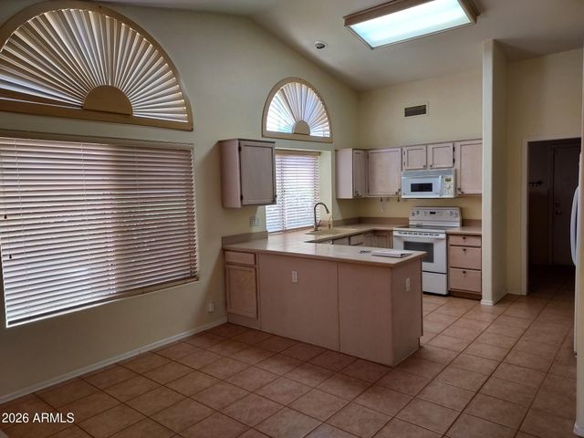 9060 W TARO Lane, Peoria, AZ 85382
