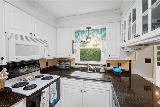 244 Pine Valley Road, Thomasville, NC 27360