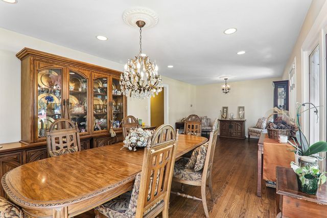2870 Alden Lane, Des Plaines, IL 60018