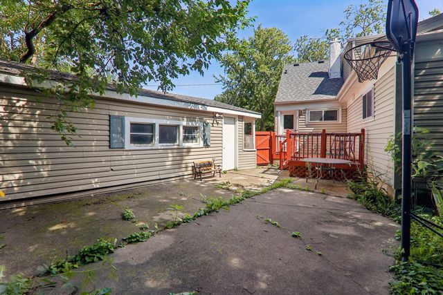 2870 Alden Lane, Des Plaines, IL 60018