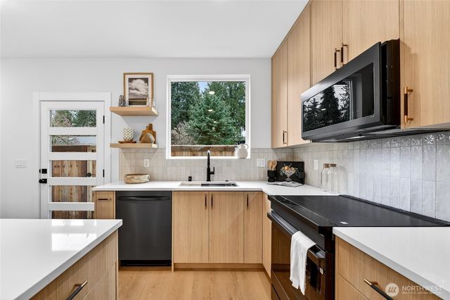 11013 Goodwin Way NE, Seattle, WA 98125