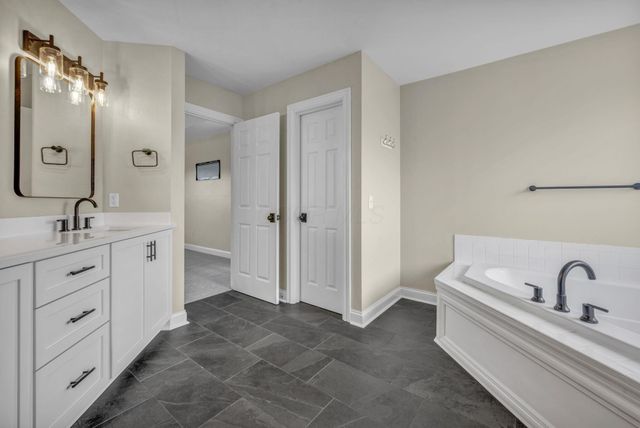 6175 El Camino Drive, Plain City, OH 43064