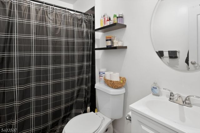 192 Burnett Ave 1, Maplewood Twp., NJ 07040