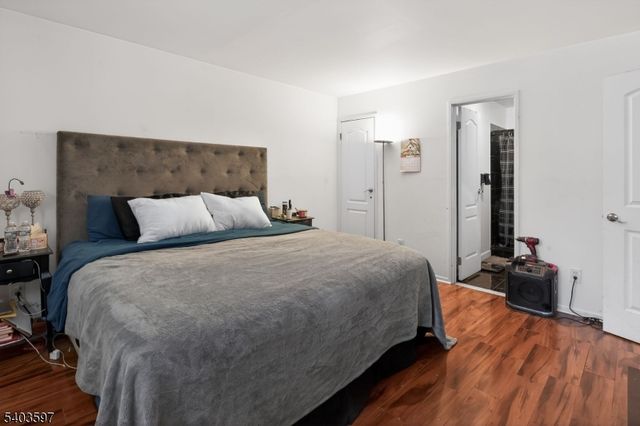 192 Burnett Ave 1, Maplewood Twp., NJ 07040