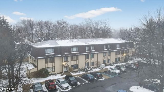 192 Burnett Ave 1, Maplewood Twp., NJ 07040