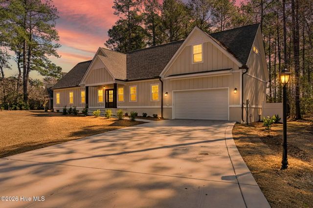 355 S Middleton Drive NW, Calabash, NC 28467