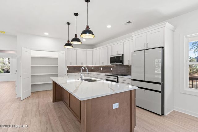 355 S Middleton Drive NW, Calabash, NC 28467