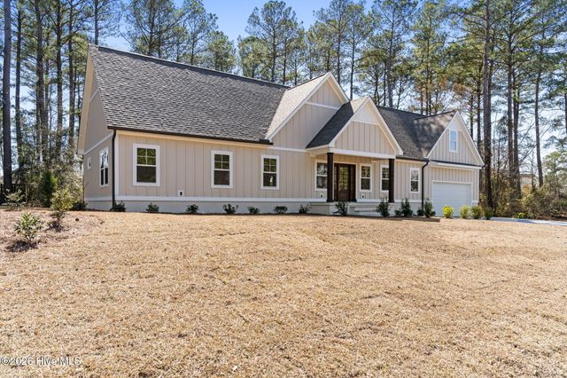 355 S Middleton Drive NW, Calabash, NC 28467