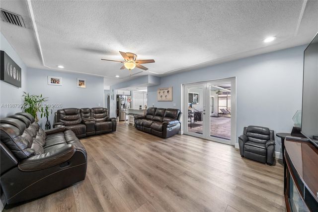 491 NW 45th Ter, Plantation, FL 33317