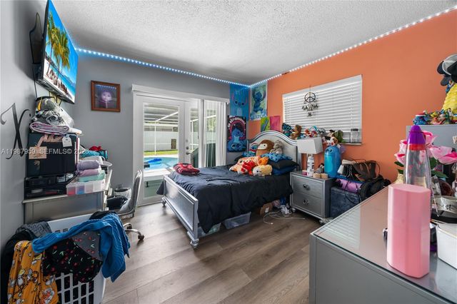 491 NW 45th Ter, Plantation, FL 33317