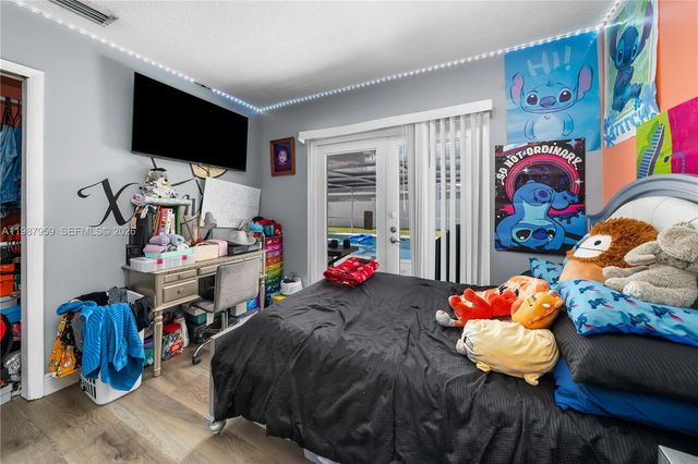 491 NW 45th Ter, Plantation, FL 33317