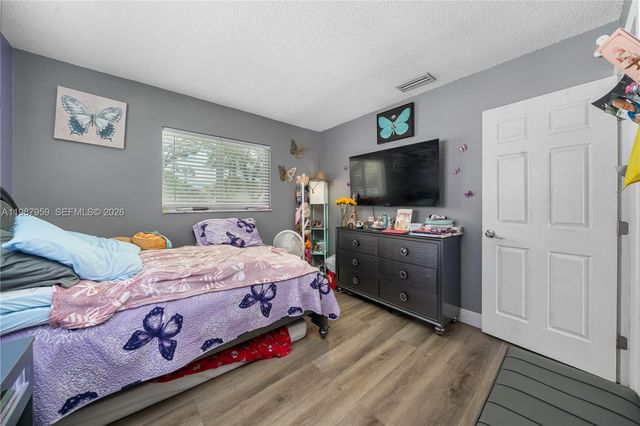 491 NW 45th Ter, Plantation, FL 33317