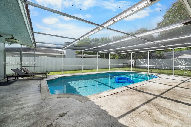 491 NW 45th Ter, Plantation, FL 33317