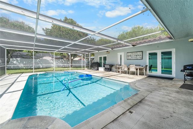 491 NW 45th Ter, Plantation, FL 33317