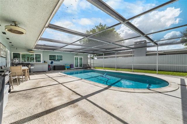 491 NW 45th Ter, Plantation, FL 33317