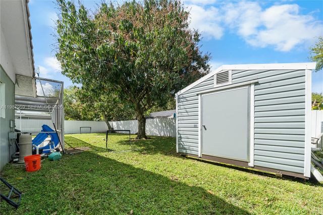 491 NW 45th Ter, Plantation, FL 33317