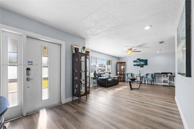 491 NW 45th Ter, Plantation, FL 33317