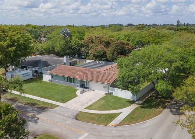 491 NW 45th Ter, Plantation, FL 33317