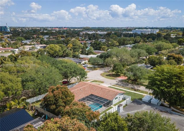 491 NW 45th Ter, Plantation, FL 33317