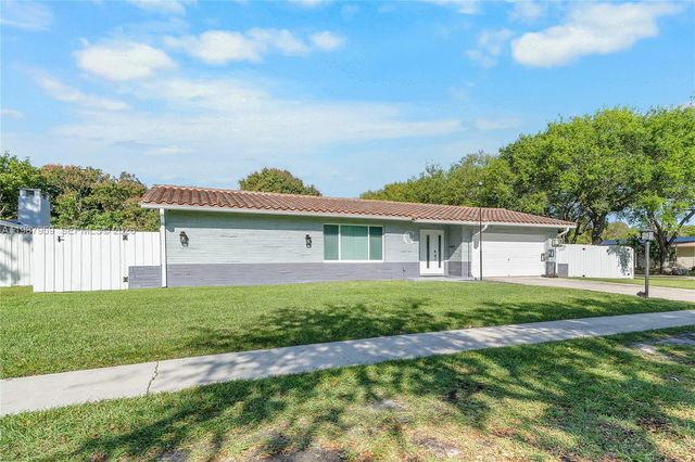 491 NW 45th Ter, Plantation, FL 33317