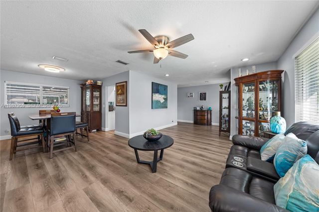 491 NW 45th Ter, Plantation, FL 33317