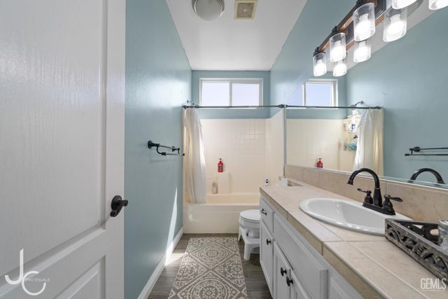 11102 Vista Del Rancho Drive, Bakersfield, CA 93311