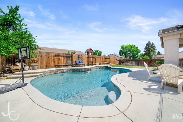 11102 Vista Del Rancho Drive, Bakersfield, CA 93311