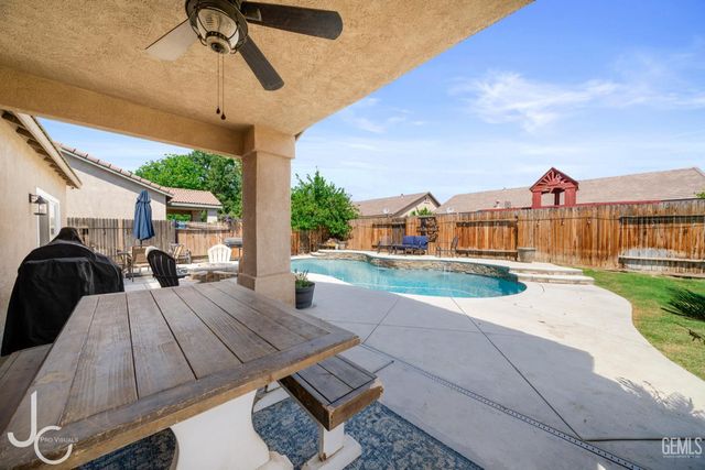 11102 Vista Del Rancho Drive, Bakersfield, CA 93311