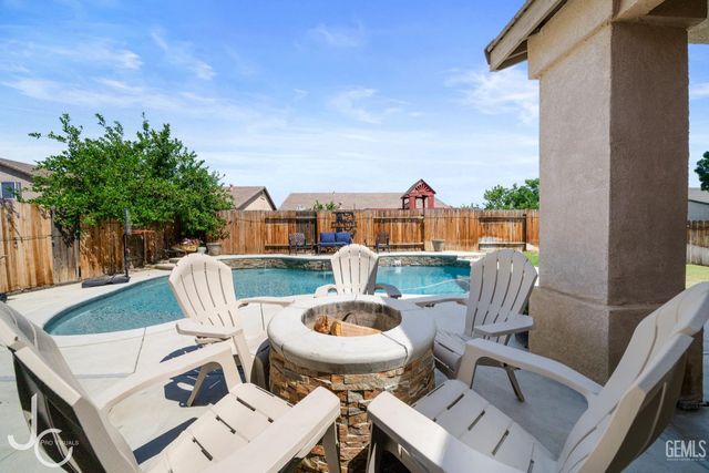 11102 Vista Del Rancho Drive, Bakersfield, CA 93311