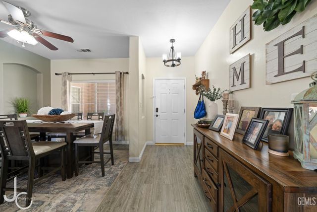 11102 Vista Del Rancho Drive, Bakersfield, CA 93311