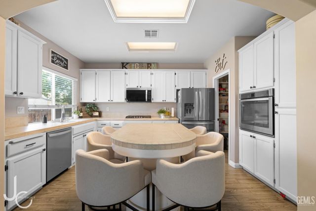 11102 Vista Del Rancho Drive, Bakersfield, CA 93311