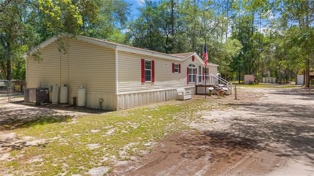 106 ARROWHEAD POINT ROAD, Hawthorne, FL 32640