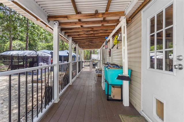 106 ARROWHEAD POINT ROAD, Hawthorne, FL 32640