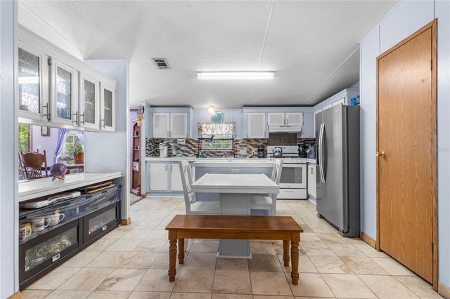 106 ARROWHEAD POINT ROAD, Hawthorne, FL 32640