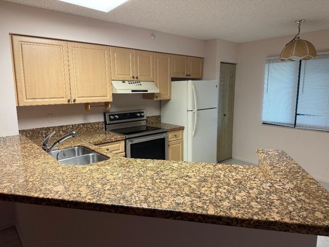 2205 S Cypress Bend Drive 307, Pompano Beach, FL 33069