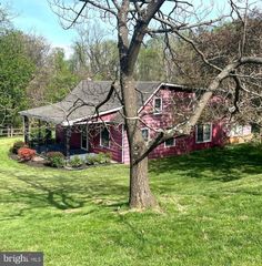 115 CHESTER GAP RD, Chester Gap, VA 22623