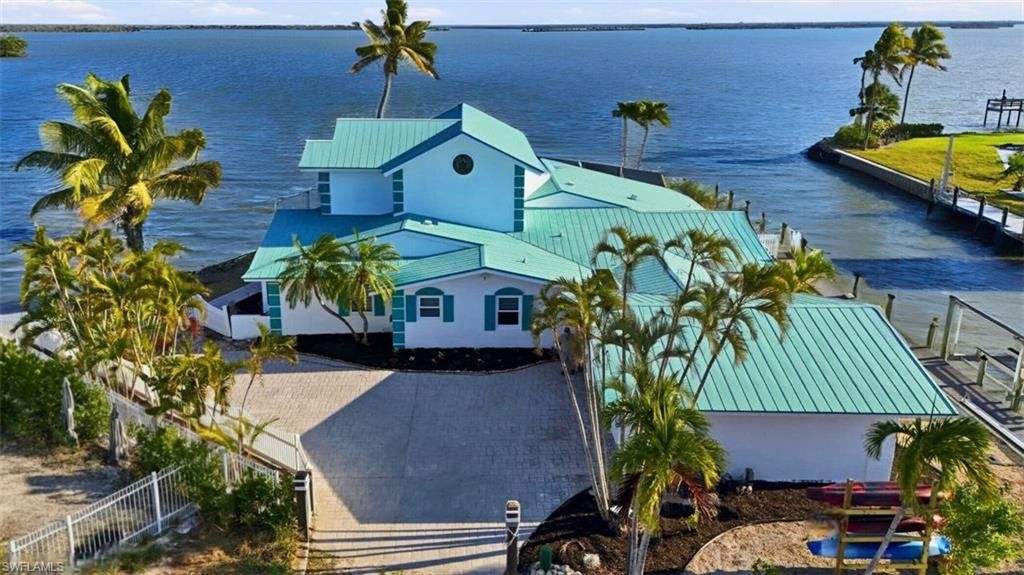 266 Curlew ST, FORT MYERS BEACH, FL 33931 — exterior