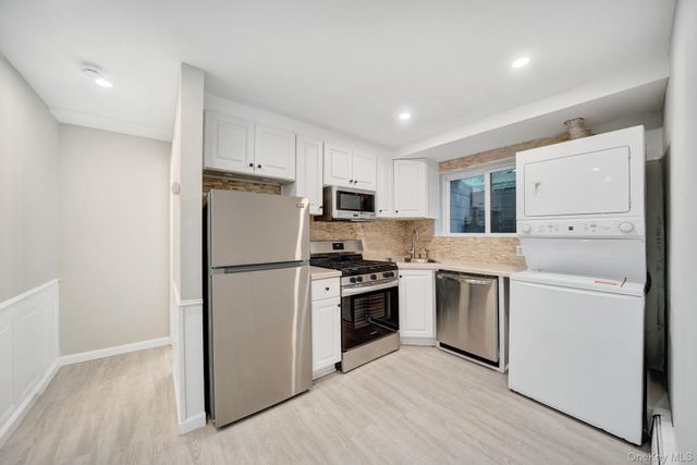 644 Bread And Cheese Hollow Road, Northport, NY 11768