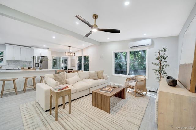 644 Bread And Cheese Hollow Road, Northport, NY 11768