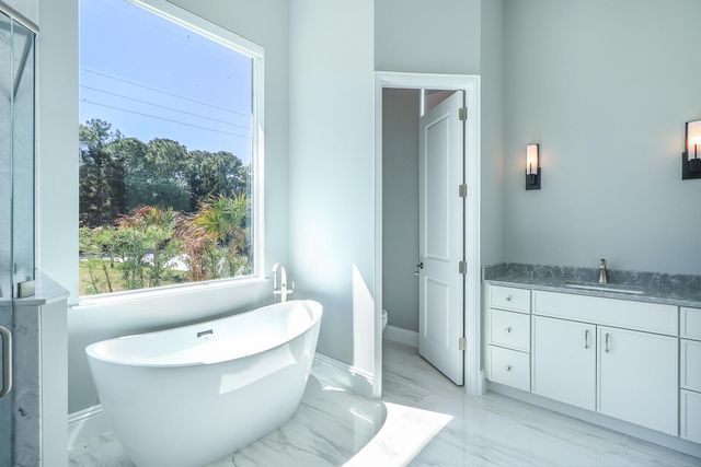 7595 155th Place N, Palm Beach Gardens, FL 33418