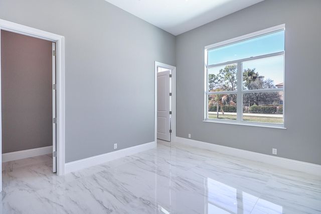 7595 155th Place N, Palm Beach Gardens, FL 33418