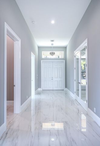 7595 155th Place N, Palm Beach Gardens, FL 33418