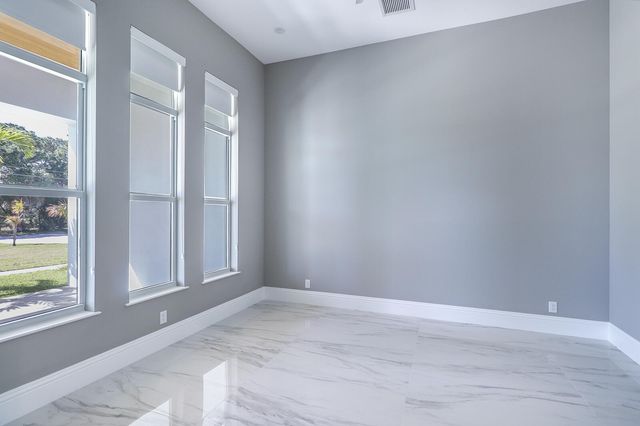 7595 155th Place N, Palm Beach Gardens, FL 33418