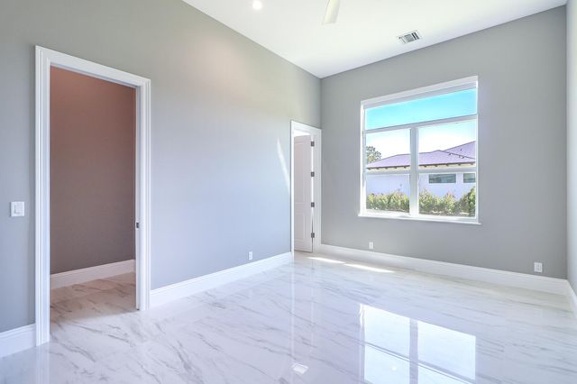 7595 155th Place N, Palm Beach Gardens, FL 33418