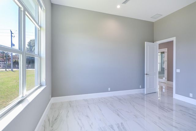 7595 155th Place N, Palm Beach Gardens, FL 33418