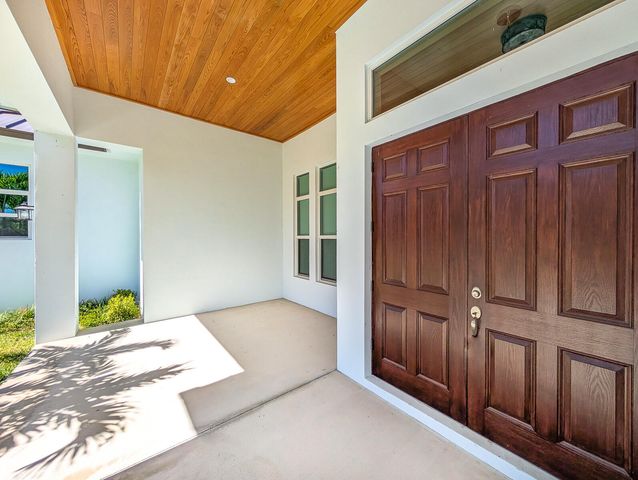 7595 155th Place N, Palm Beach Gardens, FL 33418